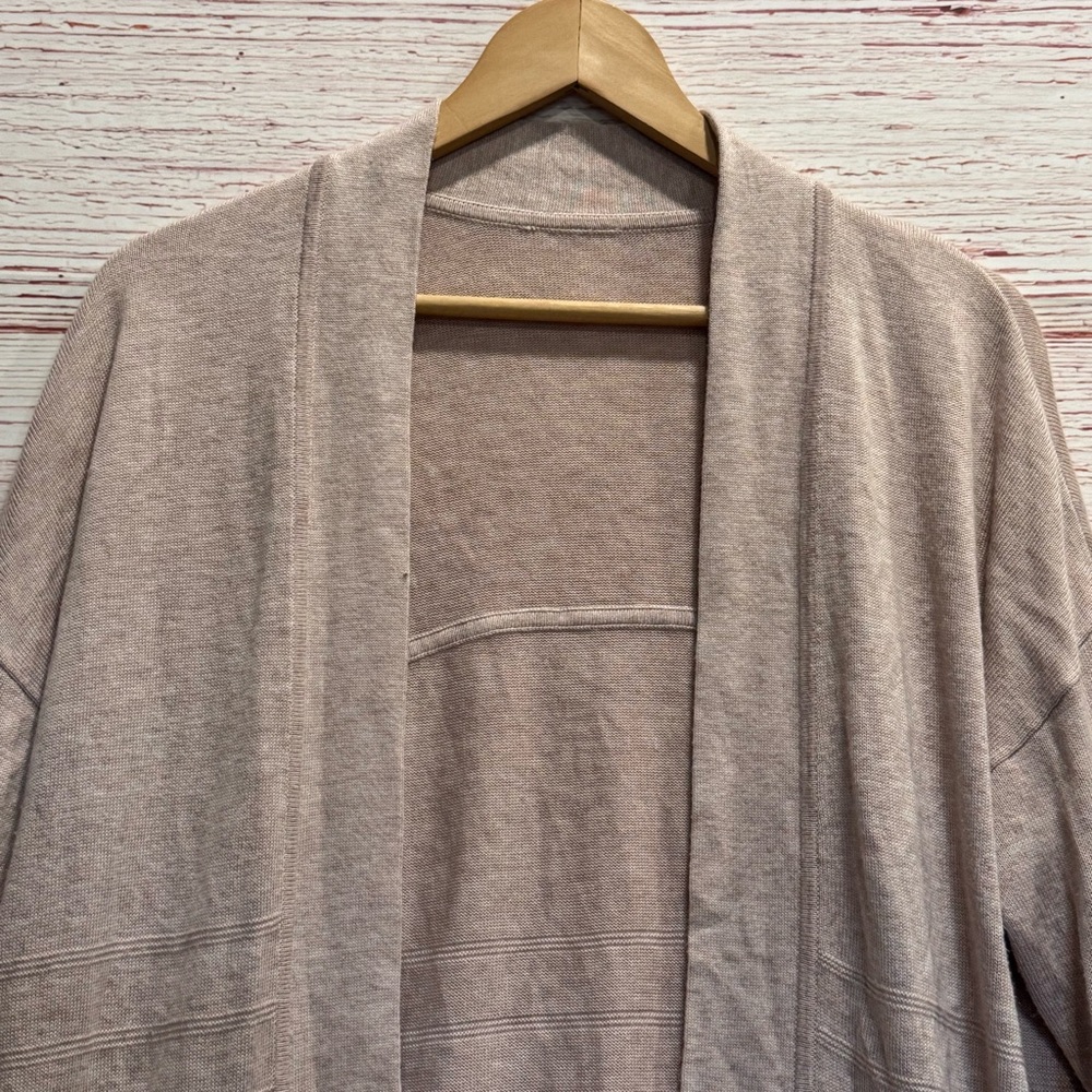 Lululemon Graceful Embrace Wrap in Heathered Pink Bliss Sz 10 - Picture 5 of 9